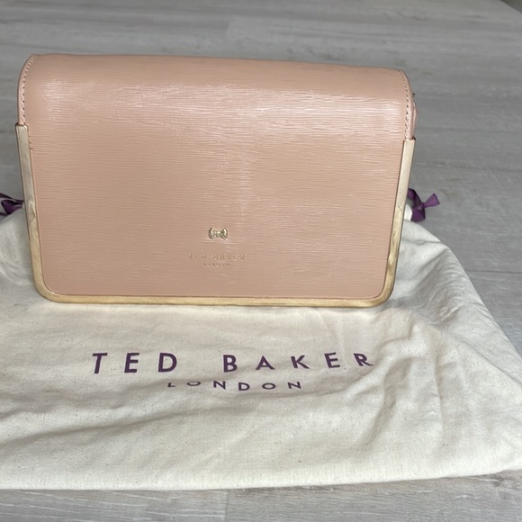Ted Baker purse with detachable gold chain - Picture 2 of 6